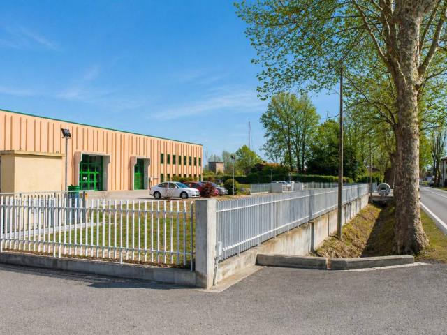 Locale Commerciale in affitto a Casier
