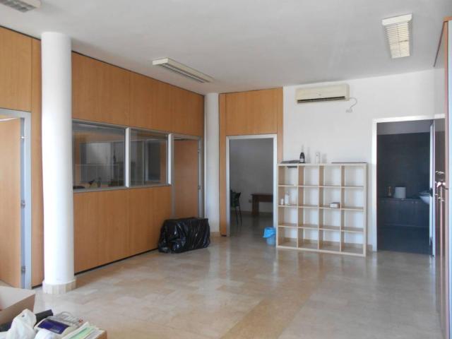 Locale Commerciale in affitto a Cittadella di Casoria, Casoria