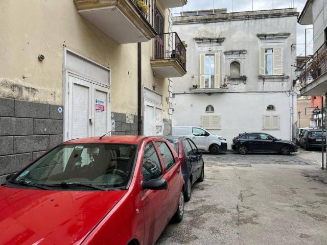 Locale Commerciale in affitto a Casoria, Campania