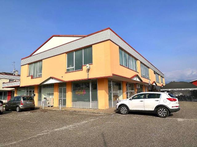 Locale Commerciale in affitto a Cassacco, Friuli-Venezia Giulia