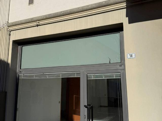 Locale Commerciale in affitto a Cassano D'adda, Lombardia