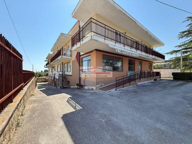 Locale Commerciale in affitto a Puglia, Bari