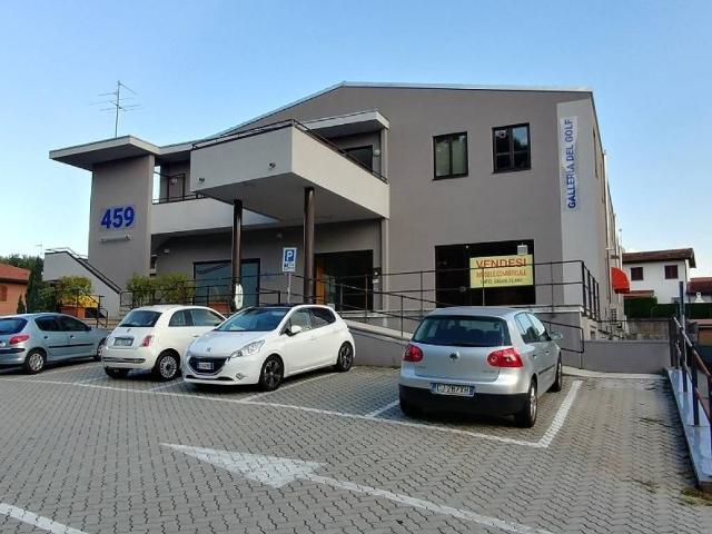 Locale Commerciale in vendita a Cassina Rizzardi, Lombardia