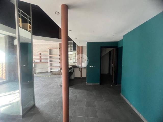 Locale Commerciale in affitto a San Silvestro, Cassino