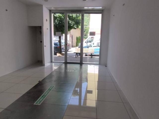 Locale Commerciale in affitto a San Silvestro, Cassino