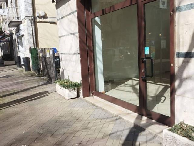 Locale Commerciale in affitto a San Silvestro, Cassino