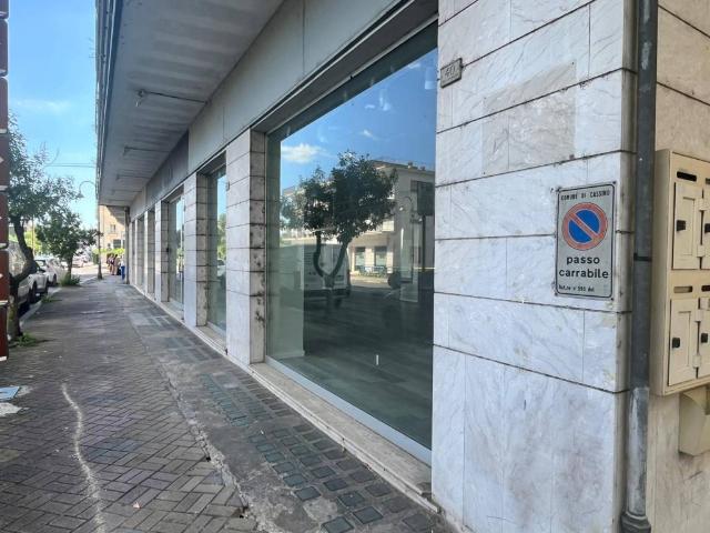Locale Commerciale in affitto a San Silvestro, Cassino