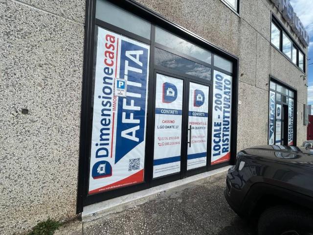 Locale Commerciale in affitto a Cassino, Lazio