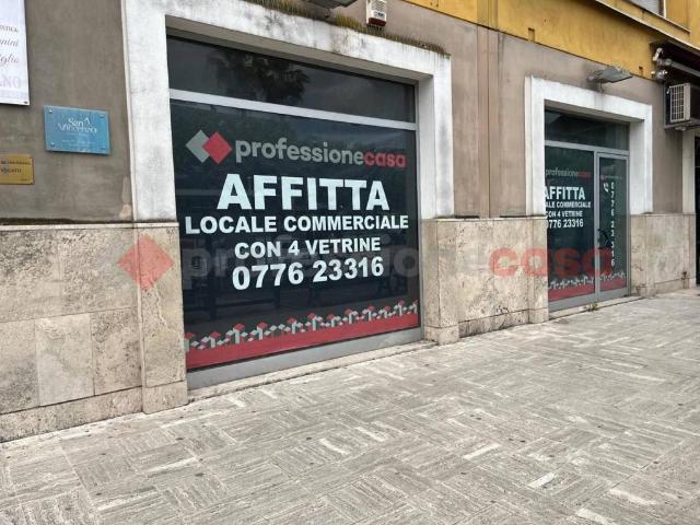 Locale Commerciale in affitto a San Silvestro, Cassino