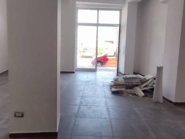 Locale Commerciale in affitto a San Silvestro, Cassino