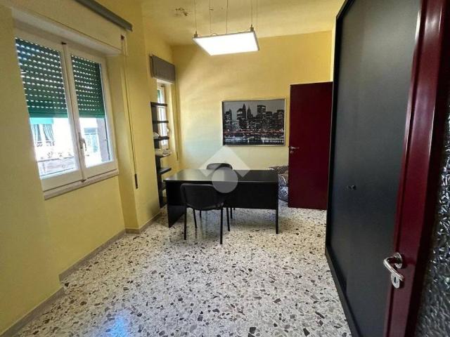 Locale Commerciale in affitto a San Silvestro, Cassino