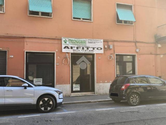 Locale Commerciale in affitto a San Silvestro, Cassino