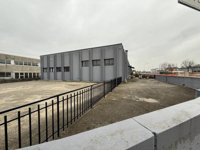 Locale Commerciale in affitto a Casola, Veneto