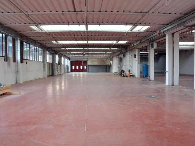 Locale Commerciale in affitto a Casola, Veneto