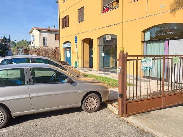 Locale Commerciale in affitto a Castano Primo, Lombardia