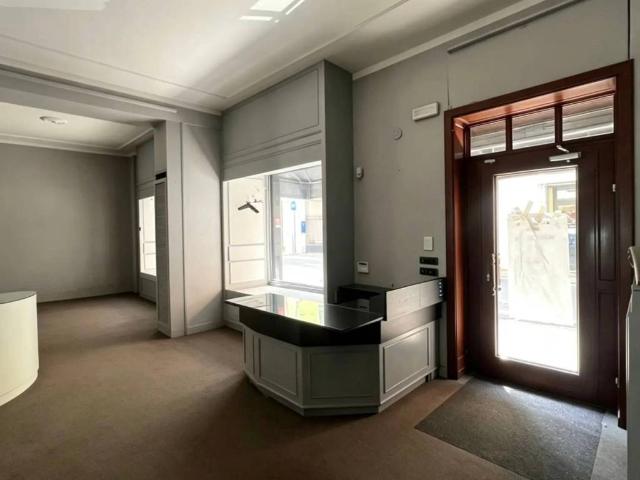 Locale Commerciale in affitto a Casteggio, Lombardia