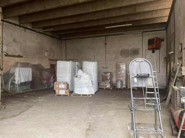 Locale Commerciale in affitto a Unione della Romagna Faentina, Castel Bolognese