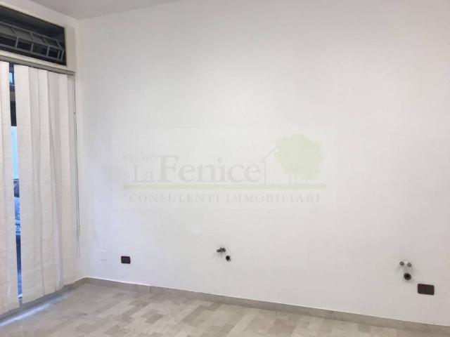 Locale Commerciale in affitto a Castel Goffredo, Lombardia