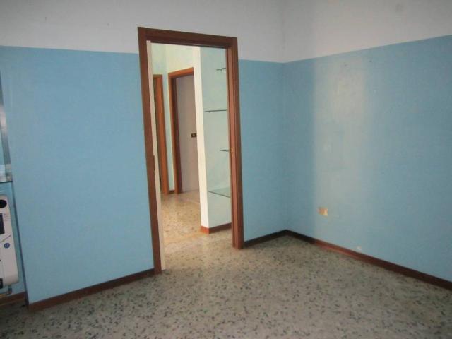 Locale Commerciale in affitto a Castel Goffredo, Lombardia