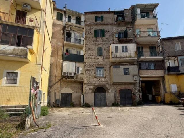 Locale Commerciale in affitto a S. Chirico, Roma Capitale