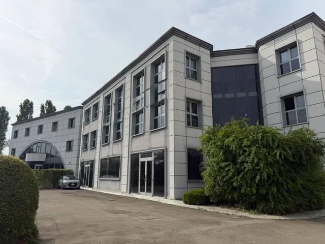 Locale Commerciale in affitto a Unione Reno Galliera, Castel Maggiore