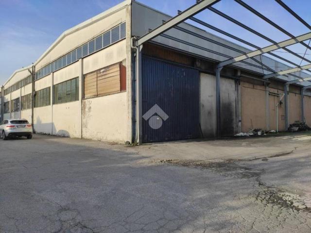 Locale Commerciale in affitto a Colorne, Castel Mella