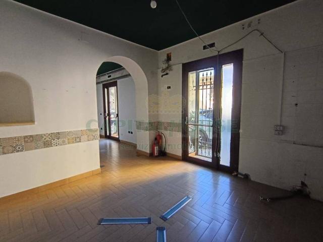 Locale Commerciale in affitto a Castel Morrone, Campania
