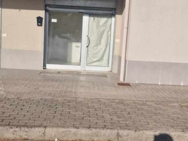 Locale Commerciale in affitto a Castel San Giorgio, Campania