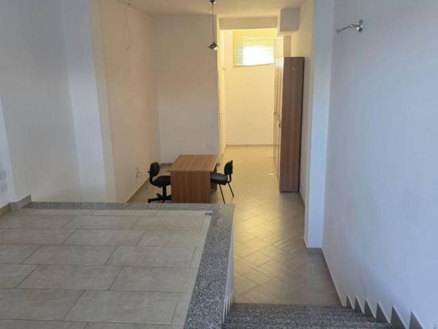 Locale Commerciale in affitto a Castel San Giorgio, Campania