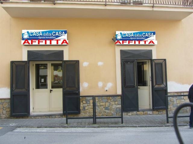 Locale Commerciale in affitto a Castel San Giorgio, Salerno
