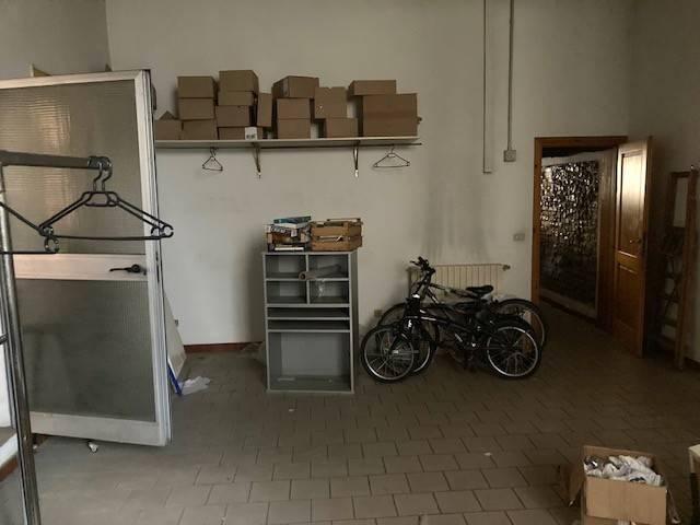 Locale Commerciale in affitto a Nuovo Circondario Imolese, Castel San Pietro Terme