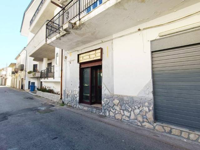 Locale Commerciale in affitto a Scatozza, Castel Volturno