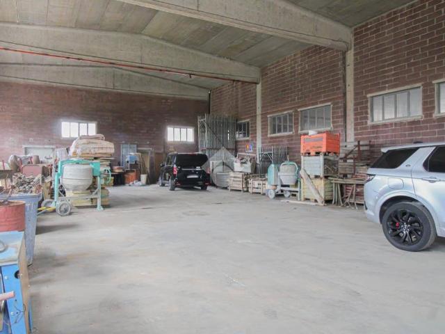 Locale Commerciale in affitto a Castelcovati, Lombardia
