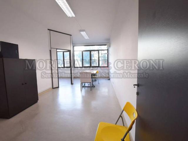 Locale Commerciale in affitto a Unione dei Comuni Circondario dell'Empolese Valdelsa, Castelfiorentino