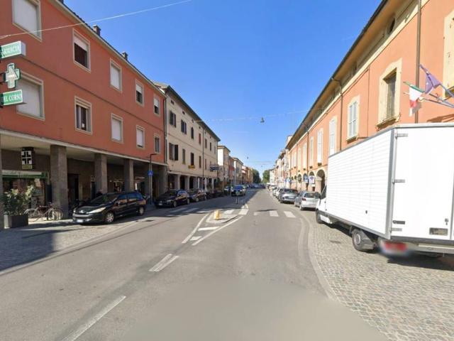 Locale Commerciale in affitto a Unione dei comuni del Sorbara, Castelfranco Emilia