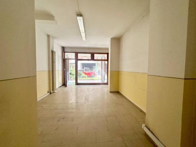 Locale Commerciale in affitto a Castelfranco Veneto, Veneto