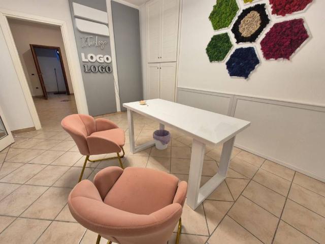 Locale Commerciale in affitto a Castellabate, Campania