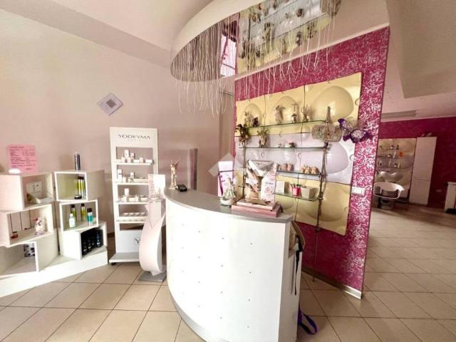 Locale Commerciale in affitto a Castellalto, Abruzzo