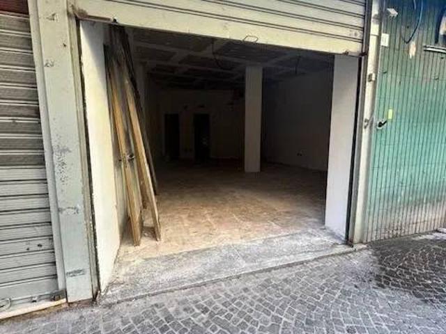 Locale Commerciale in affitto a Rione San Marco, Castellammare Di Stabia