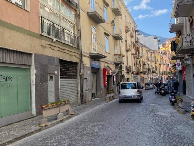 Locale Commerciale in affitto a Castellammare Di Stabia, Campania