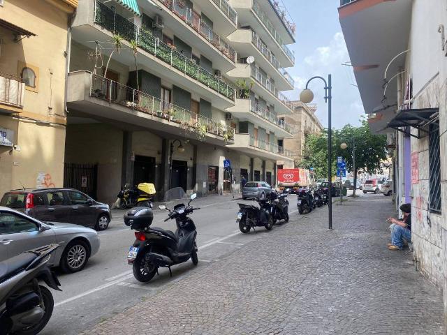 Locale Commerciale in affitto a Moscarella, Castellammare Di Stabia