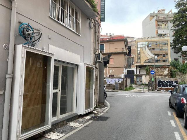 Locale Commerciale in affitto a Castellammare Di Stabia, Campania