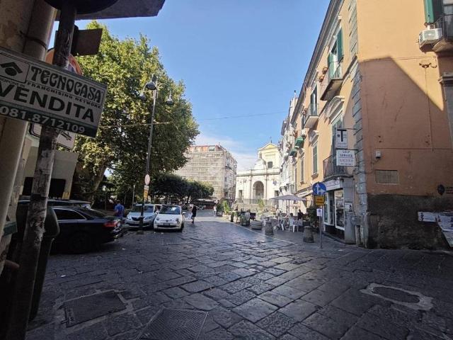 Locale Commerciale in affitto a Caporivo, Castellammare Di Stabia