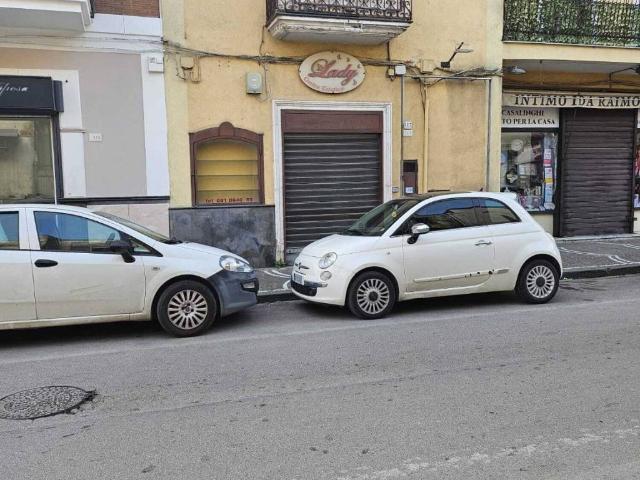 Locale Commerciale in affitto a Pioppaino, Castellammare Di Stabia