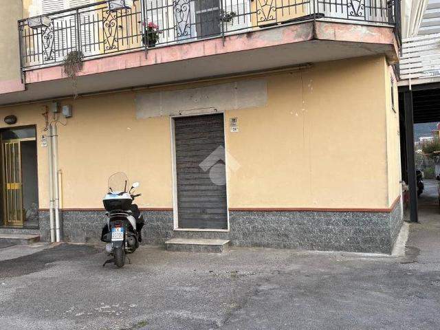 Locale Commerciale in affitto a Pioppaino, Castellammare Di Stabia