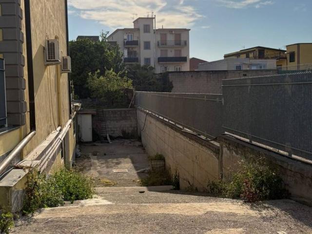 Locale Commerciale in affitto a Pioppaino, Castellammare Di Stabia