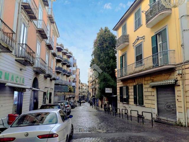 Locale Commerciale in affitto a Castellammare Di Stabia, Campania