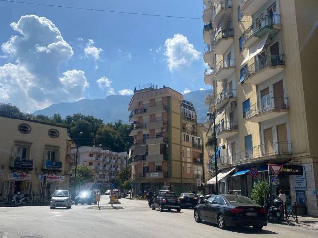 Locale Commerciale in affitto a Castellammare Di Stabia, Campania