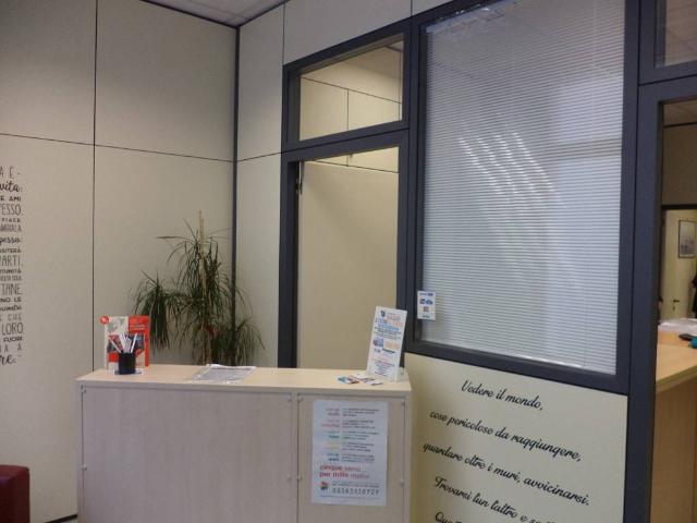 Locale Commerciale in affitto a Puglia, Bari