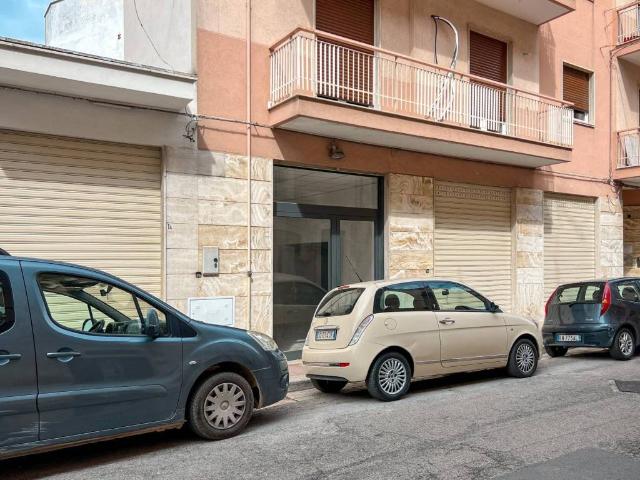 Locale Commerciale in affitto a Puglia, Bari